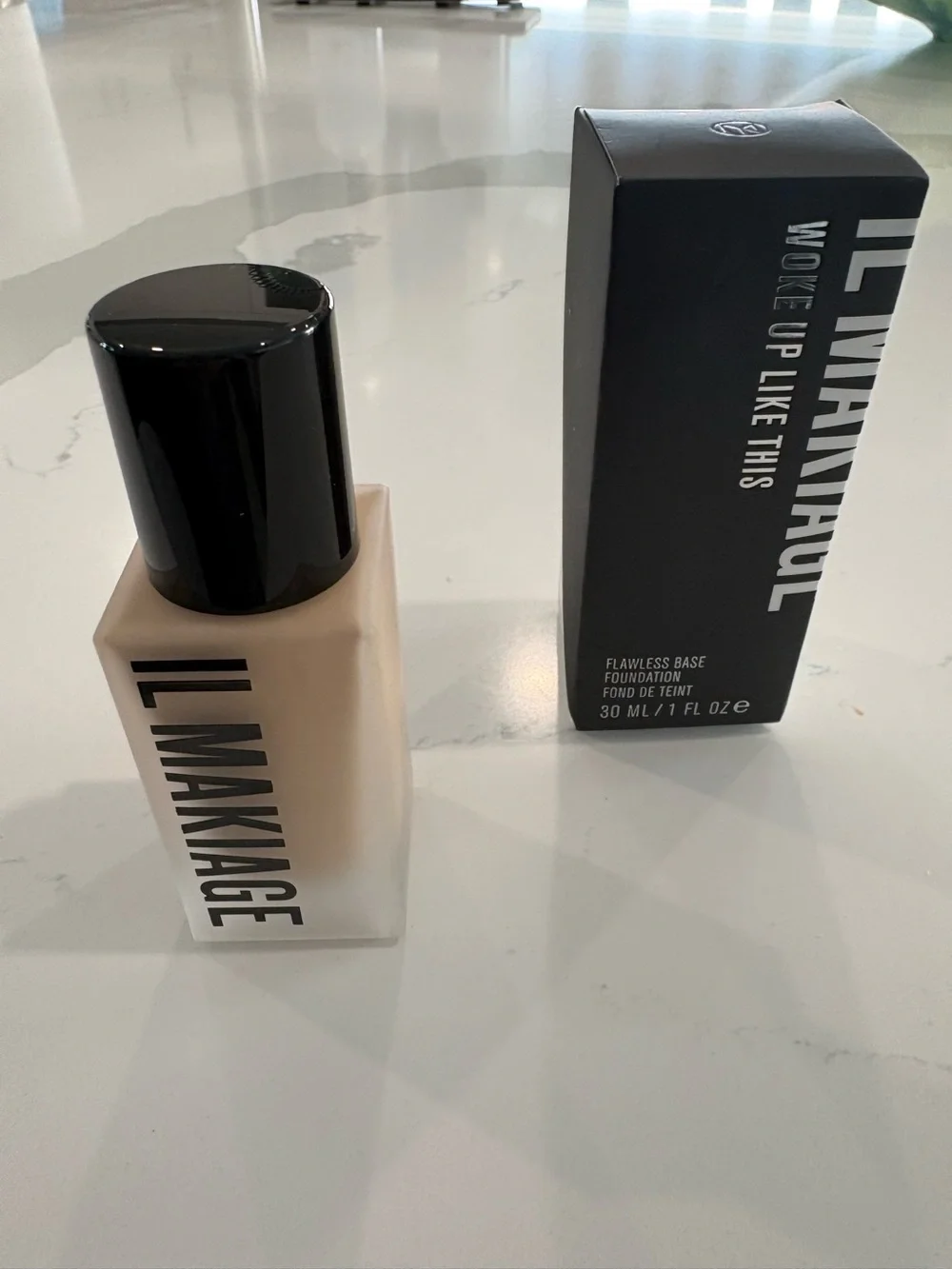 IL MAKIAGE Flawless Base Foundation - Light Beige -  RETAIL PRICE - $45